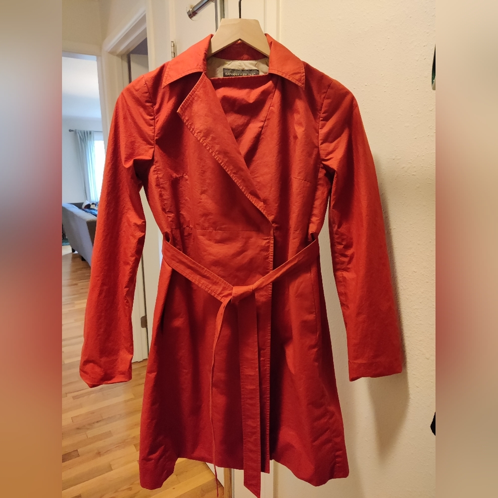 Banana Republic trench, cotton with rayon lining